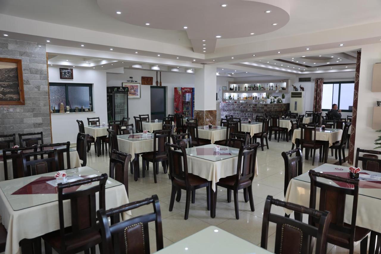 Hotel Kalaja Boks Luaran gambar