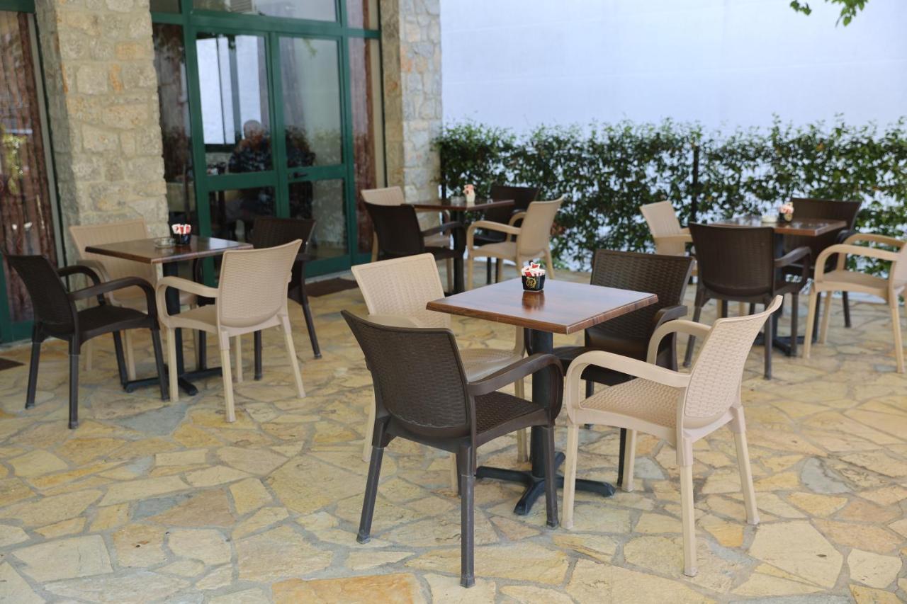 Hotel Kalaja Boks Luaran gambar