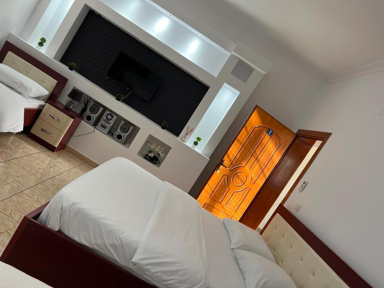 Hotel Kalaja Boks Luaran gambar